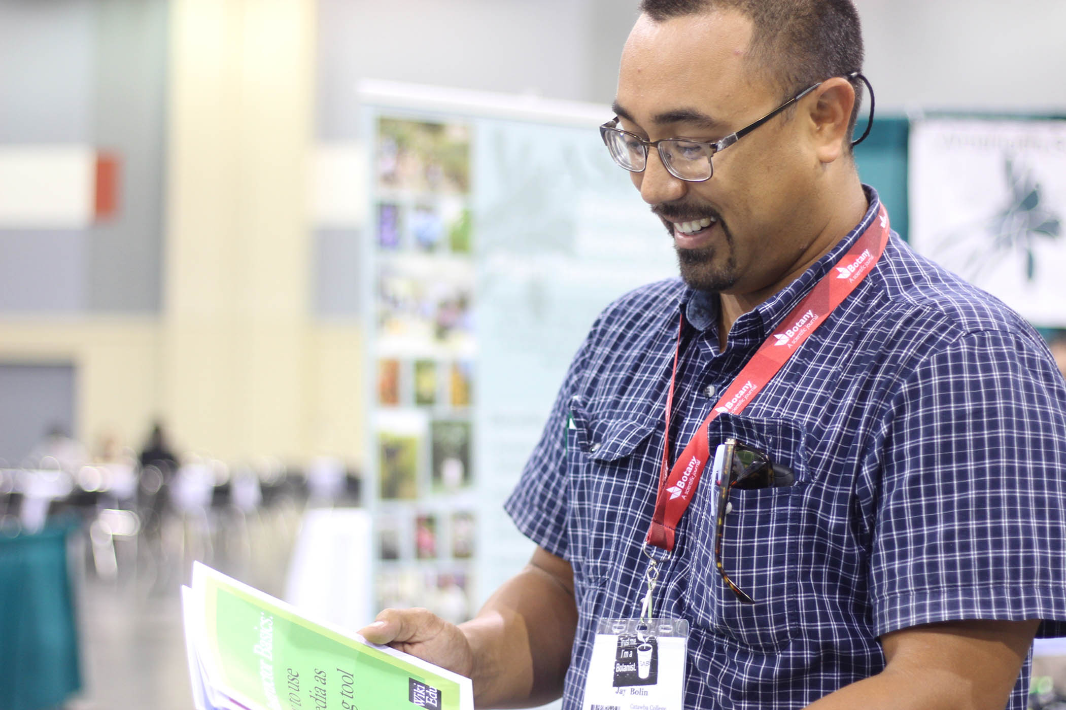 An instructor at the Botany 2016 Conference in Savannah, Georgia learns more about Wikipedia as a teaching tool.