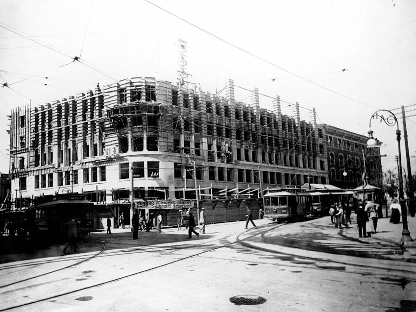 The Mills Building in El Paso, Texas under construction in 1910.